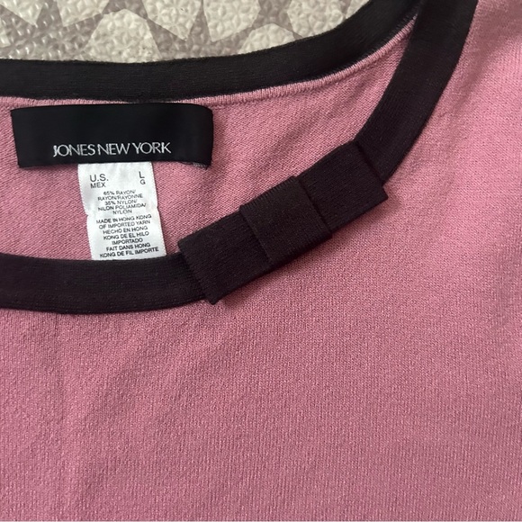 Jones New York Pink Top with Black Accents - Picture 6 of 7